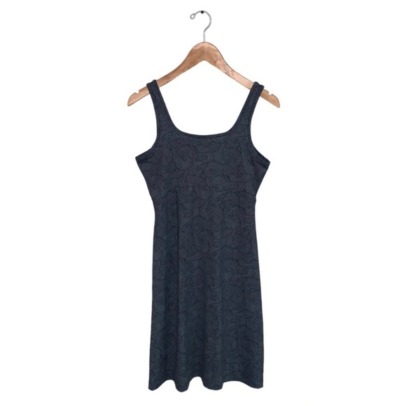 Columbia PFG Dress Women’s Size Small Black Grey Wave Wind Pattern‎ Freezer III - Picture 1 of 13